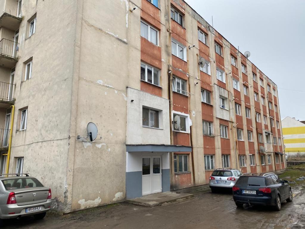 Hidden Apartment Csíkszereda Kültér fotó